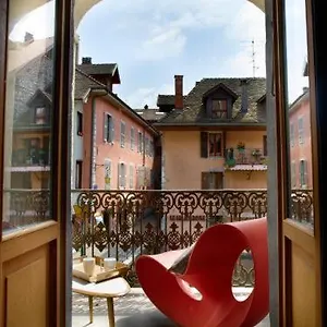Un Lieu Unique Le Et Le Dolce , Annecy France